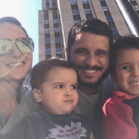 Profile Picture of Victor De oliveira borges (@victor_urix) on Poshmark