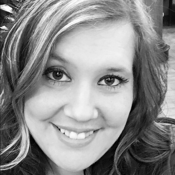 Profile Picture of Bethany Bardonner (@bbardonner) on Poshmark