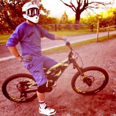 Profile Picture of David Baumann (@DaveBaumann77) on Twitter