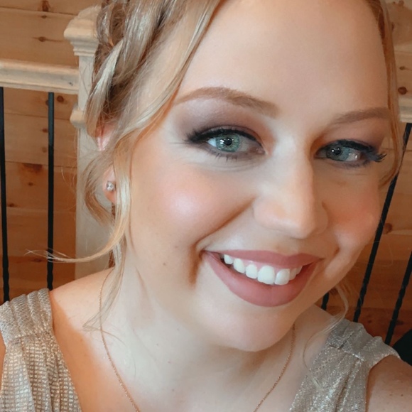 Profile Picture of Caitlin Dillman (@caitdillman22) on Poshmark