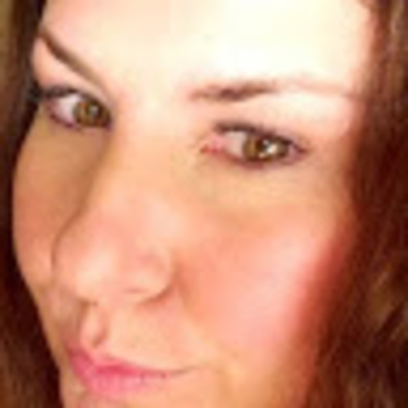 Profile Picture of Deanna Donza (@deannadonza) on Poshmark