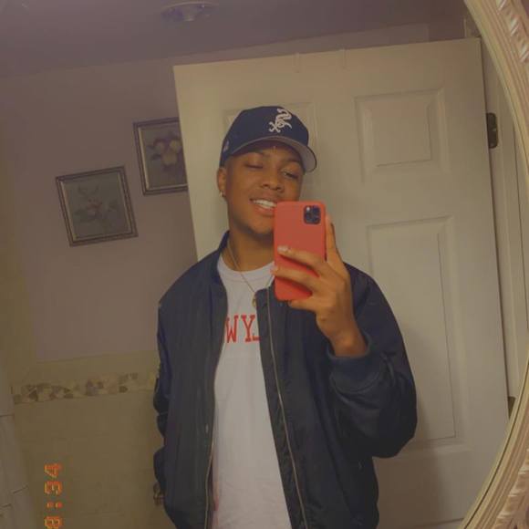 Profile Picture of Nathaniel Thomas (@nathaniel30) on Poshmark