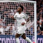 Profile Picture of Holy Monet (@holy.monet.785174) on Facebook