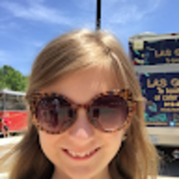 Profile Picture of Codruta Roberts (@codrutaroberts) on Poshmark