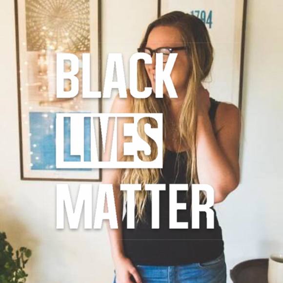 Profile Picture of Emily Straubel (@emilystraubel) on Poshmark