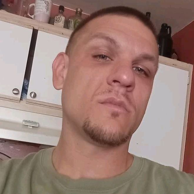 Profile Picture of derekhovey187 (@derekhovey187) on Tiktok