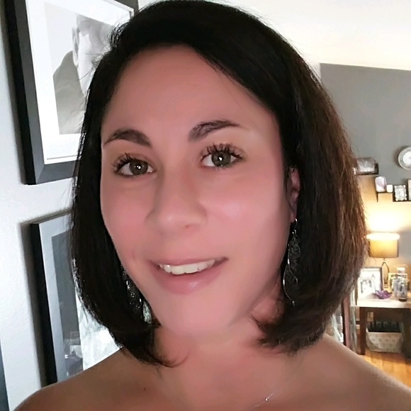 Profile Picture of Jessica Christensen (@jchristensen3) on Poshmark