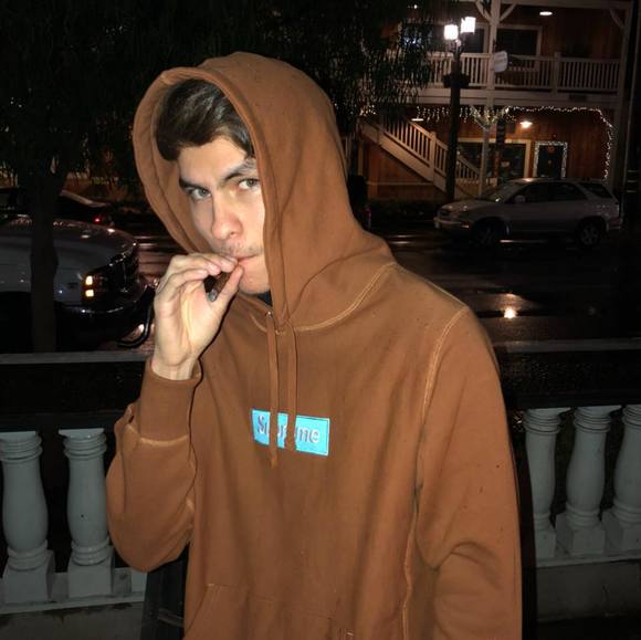 Profile Picture of Octavio Hernandez (@octaviohernz) on Poshmark