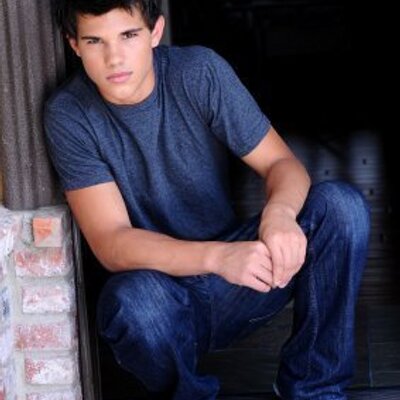 Profile Picture of Lauren-Jade Brockon Twitter