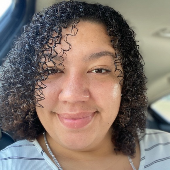 Profile Picture of Maegan Larimer (@cmlarimer86) on Poshmark
