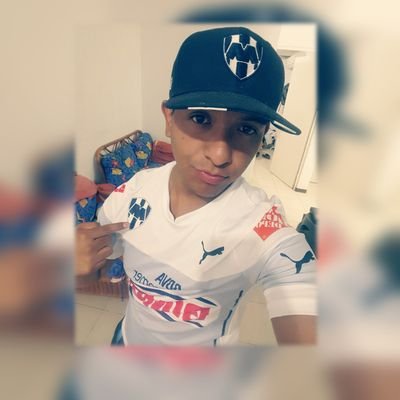 Profile Picture of Jonathan Guajardo (@Jonaguajardo1) on Twitter