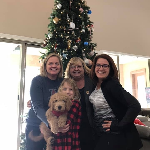 Donna Elphic - Poshmark Profile Picture of Donna Elphic (@donnaelphic) on Poshmark