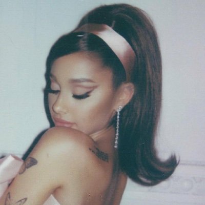 Profile Picture of Maria (@takemetoariana) on Twitter