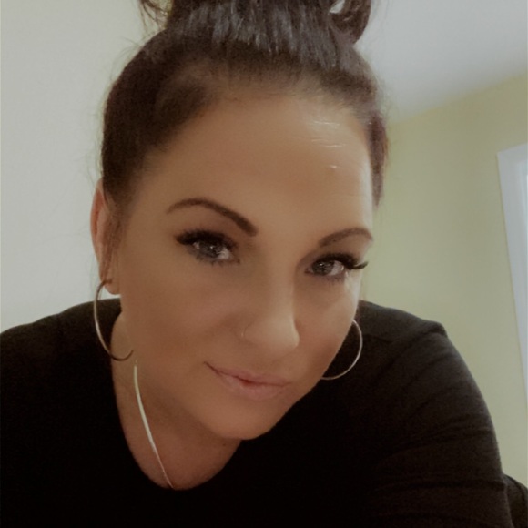 Jody Delorme - Poshmark Profile Picture of Jody Delorme (@_jodylynn__) on Poshmark