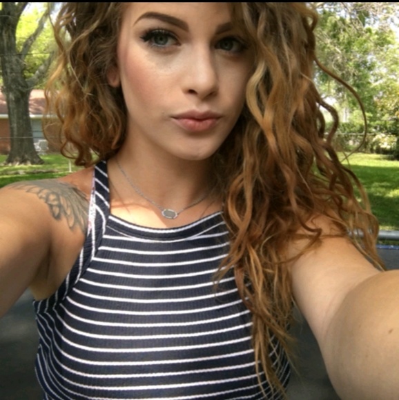 Profile Picture of Kelly Dannar (@kellskell) on Poshmark