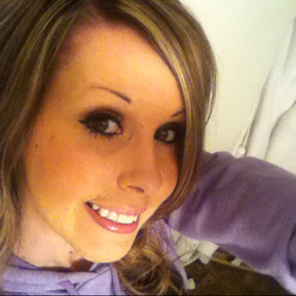 Profile Picture of Crystal Westerfield (@mariecrystal40) on Poshmark