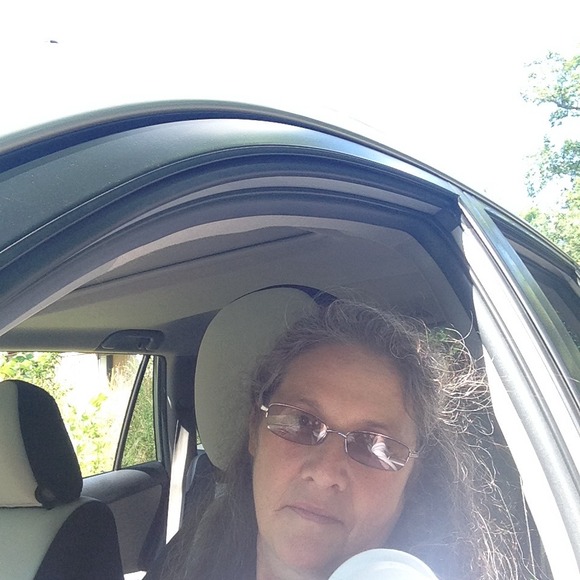 Profile Picture of Dowana Townsend (@aabbccddeeffgg) on Poshmark