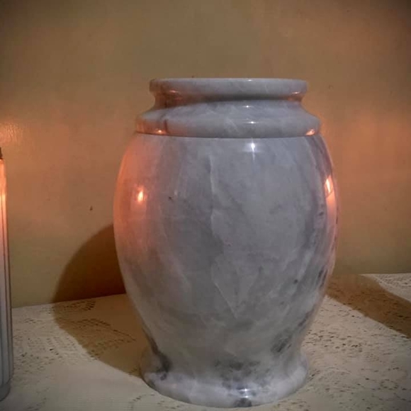 Profile Picture of Milagros Aesquivel (@milagrosaesquiv) on Poshmark