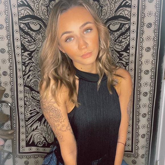 Profile Picture of Kaylee Gamby (@kaygamby1) on Poshmark