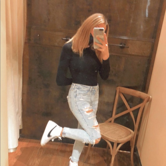 Profile Picture of Naomi Birkmaier (@naomi_birker) on Poshmark