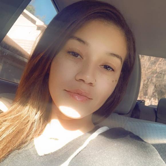 Profile Picture of Alaxandria Brundage (@abrundage95) on Poshmark