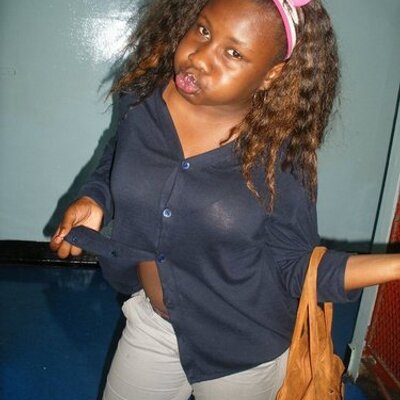 Profile Picture of Racheal Moore (@barb3_newpage) on Twitter