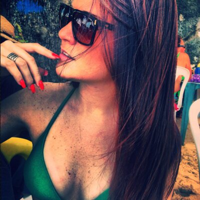 Profile Picture of Fernanda Amaral. (@nandaaamaraal) on Twitter