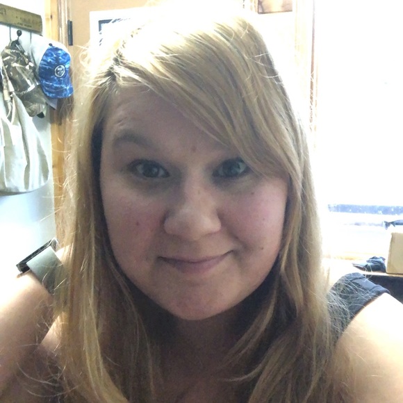 Profile Picture of Kara Boser (@karaboser) on Poshmark