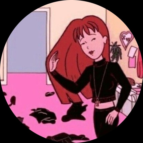 Profile Picture of Juli Foster (@ithinkitslovely) on Poshmark