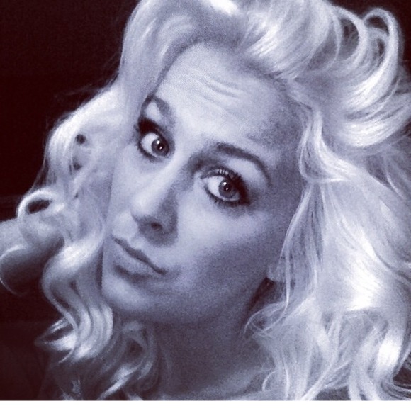 Profile Picture of Emily Stakem (@emily5772) on Poshmark