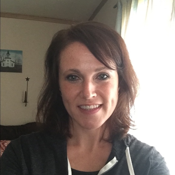 Profile Picture of Candace Patterson (@candacealina) on Poshmark