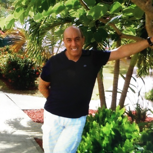 Profile Picture of Paul Bruno (@pbru33) on Poshmark