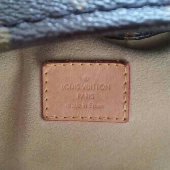 Profile Picture of Mavis Mavis (@mavis_mavis) on Poshmark
