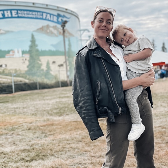 Profile Picture of Mackenzie Bradley (@mackbrad) on Poshmark