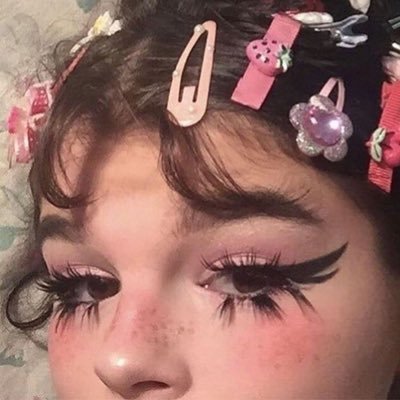 Profile Picture of Anna ¨̮ (@keatingIee) on Twitter