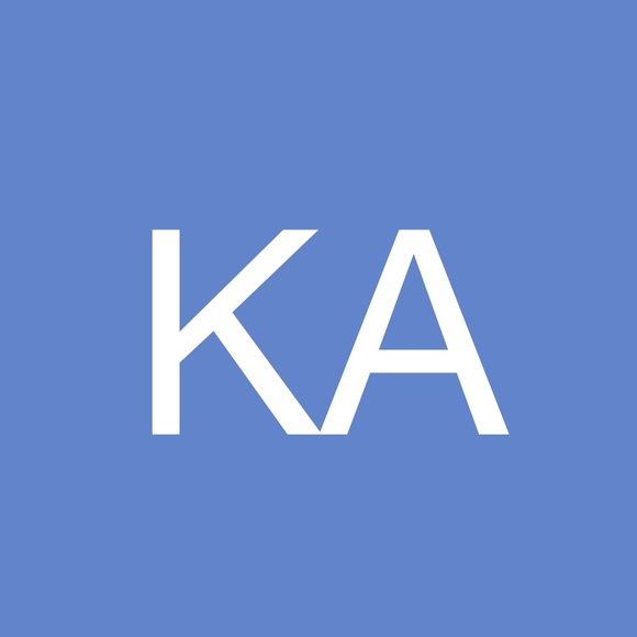 Profile Picture of Kathy Ashurst (@kneat3) on Poshmark