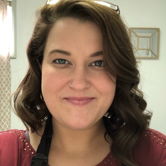 Kim Lamica - Poshmark Profile Picture of Kim Lamica (@kmlamica628) on Poshmark