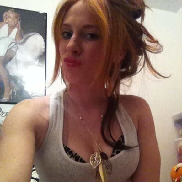 Profile Picture of Loren Howell (@xobarbi3xo) on Poshmark