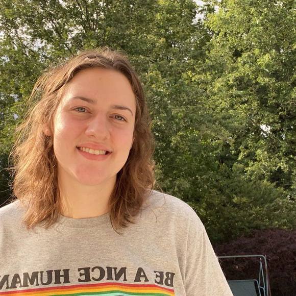 Profile Picture of Amanda Spedding (@akspedding) on Poshmark