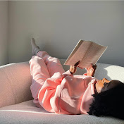 Profile Picture of Andrea Renee📚reads, Too! (@andreareneereadstoo) on Youtube