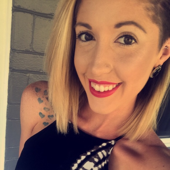 Profile Picture of Emily Conroy (@emilymconroy) on Poshmark
