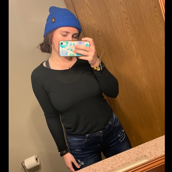 Profile Picture of Alaina Wandling (@alainawandling) on Poshmark