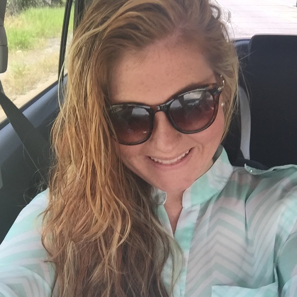 Profile Picture of Amanda Duncan (@bamachic14) on Poshmark