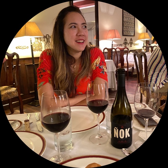 Profile Picture of Amy Lafrieda (@amtam80) on Poshmark