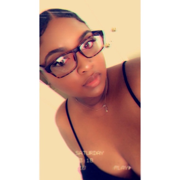 Profile Picture of Janell Halphen (@janell1218) on Poshmark