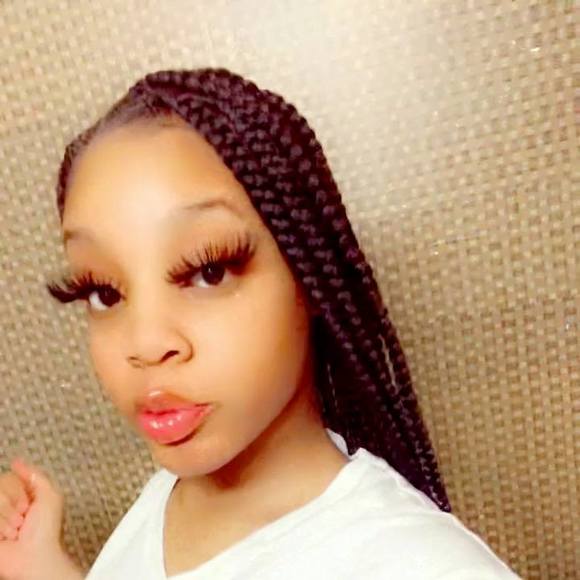 Profile Picture of Tete Chanel (@tetechanel) on Poshmark