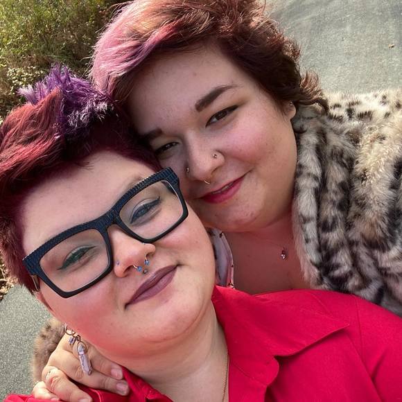 Profile Picture of Jena Thomas (@xoxojenaxo) on Poshmark