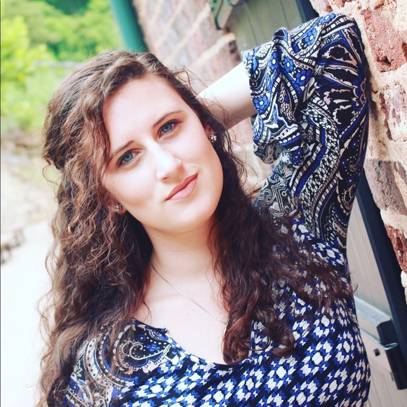 Profile Picture of Cassidy Mazzei (@casmaz95) on Poshmark