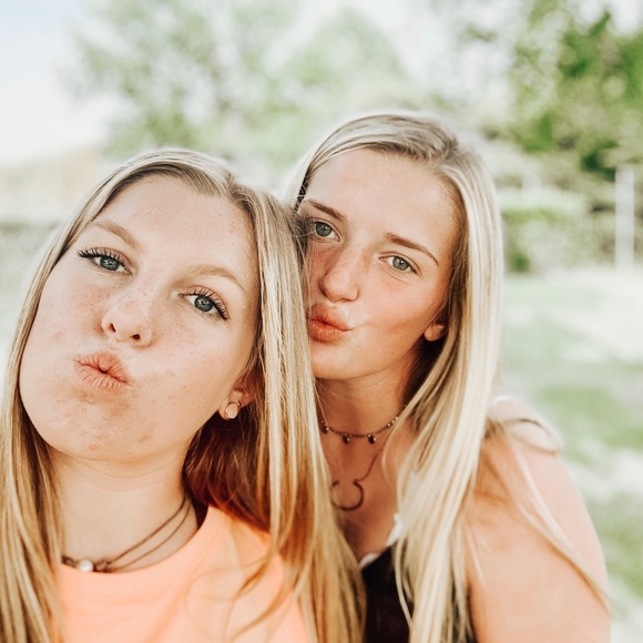 Profile Picture of Camryn Hasselwander (@chasselwander) on Poshmark