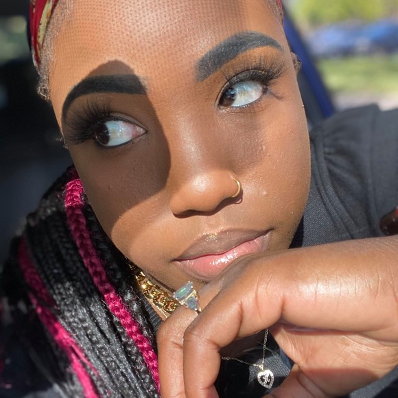Profile Picture of Kandice Thomas (@kandice876) on Poshmark